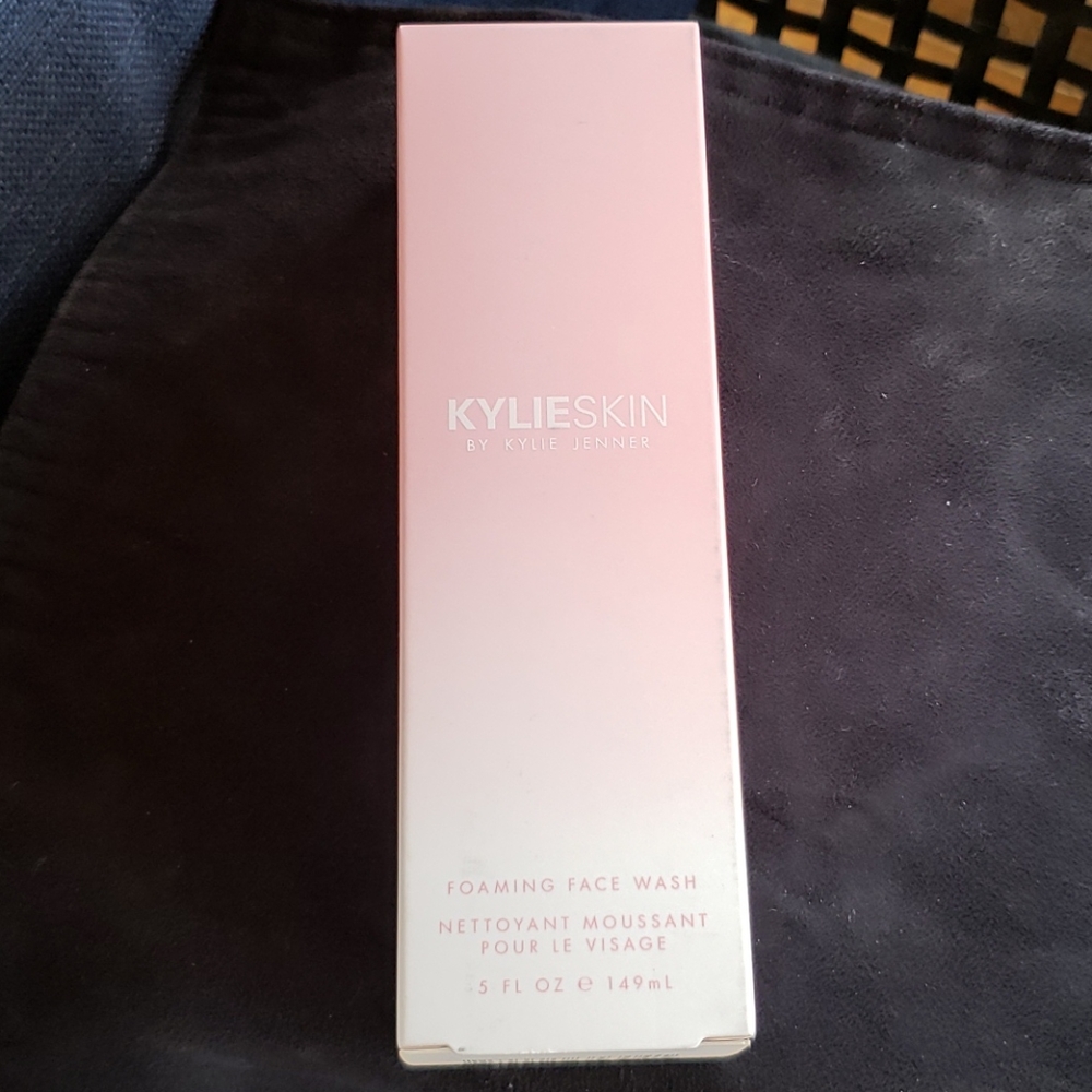 Kylie Skin Foaming Facewash
